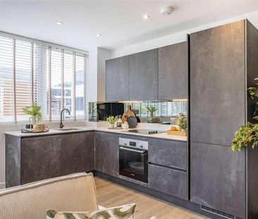 West Byfleet, Surrey, KT14 - Photo 4