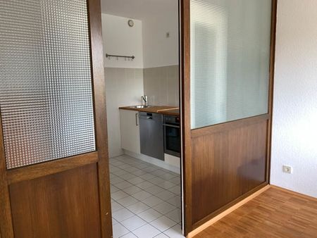 Lichtdurchflutete 2 Zimmer Wohnung mit Blick ins Grüne - Foto 2