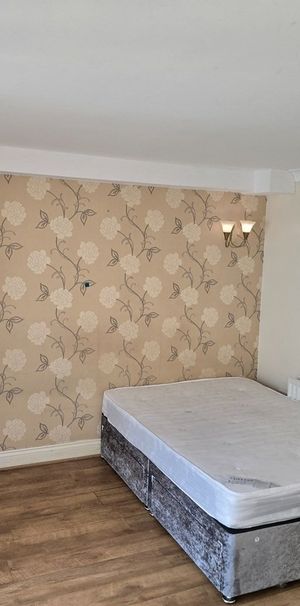 Room in a Shared House, East India Way, CR0 - Photo 1