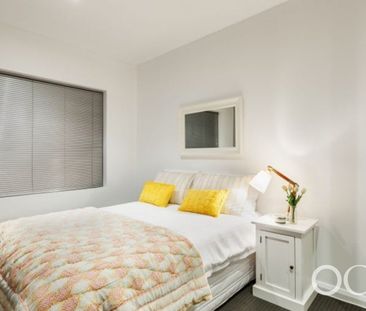 Open the Door to Seamless Style - Photo 2