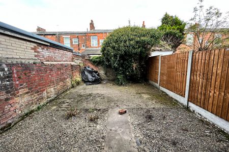 3-Bed Terraced House to Let on Dallas Street, Preston - Photo 3