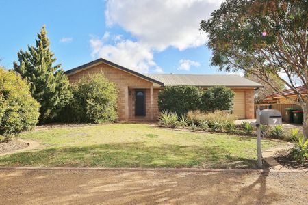 7 Kings Park Way - Photo 4