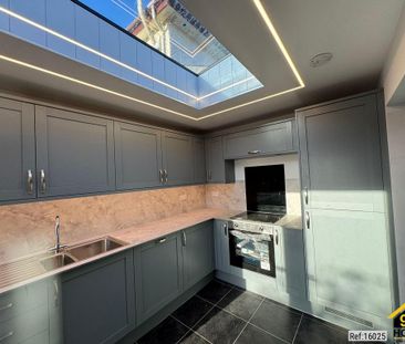 3 bedroom semi-detached bungalow to rent - Photo 2