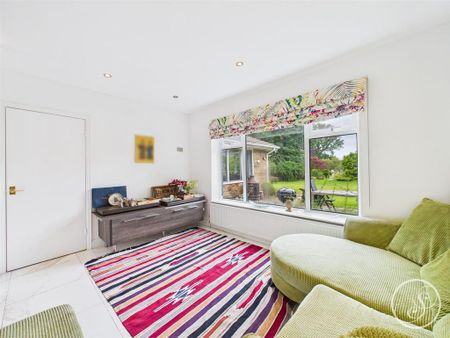 4 bedroom detached house to rent - Photo 3