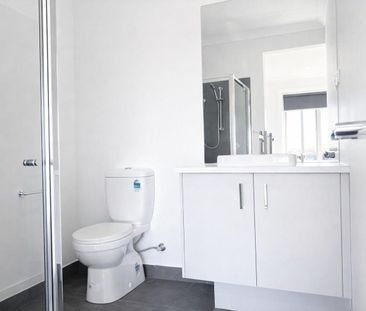 21 Goodwin Street, Thornhill Park VIC 3335 - Photo 6