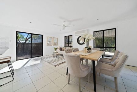 Fully Renovated Family Home - Photo 4