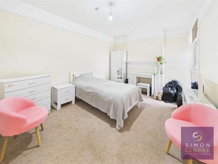 Ballards Lane, Finchley Central, N3 - Photo 2