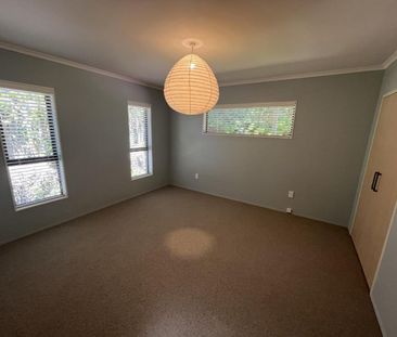 Fully Renovated Merrilands home - Photo 4