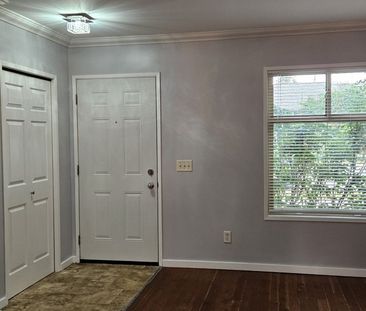 2bed 1bath Duplex; Downtown – Available February 1st - Photo 5