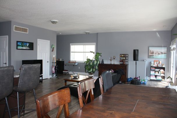 For Lease - 3937 Wood Avenue, Severn, Ontario - Photo 1
