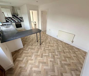 Gadsby Street, Attleborough, CV11 - Photo 3