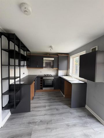 2 bedroom semi-detached house to rent - Photo 3