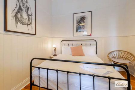 Renovated & Beautifully Presented Miner's Cottage - Photo 4