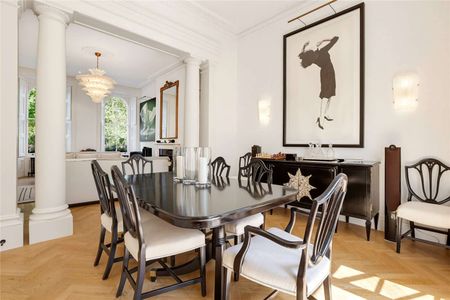 Stunning two bedroom apartment on Eaton Square - Photo 4