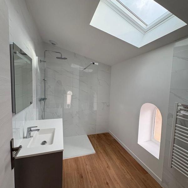 Location Maison 4 pièces 78m² ROMANS SUR ISERE 26100 - Photo 1