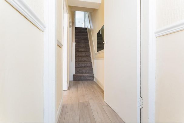 4 bedroom terraced house to rent - Photo 1