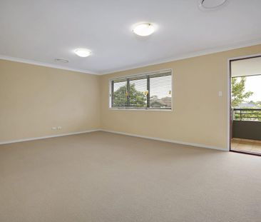 Spacious home in convenient location - Photo 1