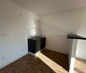 Location Appartement 3 pièces 57m² THOUARE SUR LOIRE 44470 - Photo 2