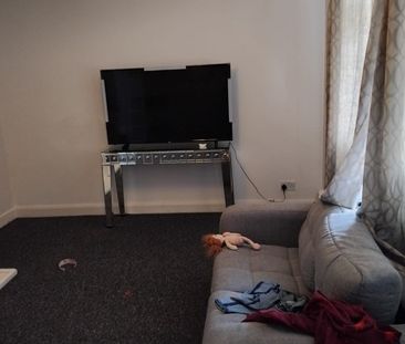 Room in a Shared House, Bucklow Avenue, M14 - Photo 2