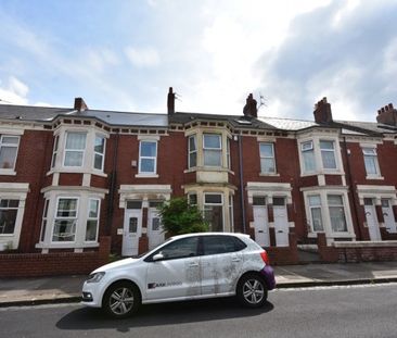 3 Bed - Biddlestone Road, Heaton - Photo 2