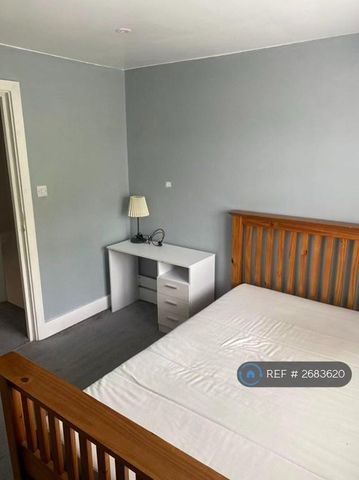 3 bedroom maisonette to rent - Photo 3