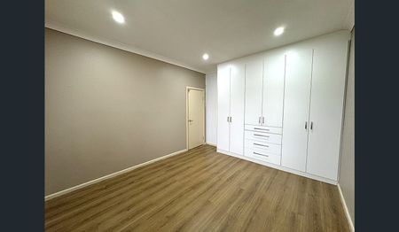 Four Bedroom Updated Family Home - Photo 3