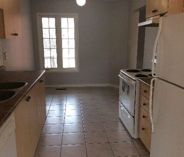 For Lease - 830 Avonshire Court, Mississauga, Ontario - Photo 1