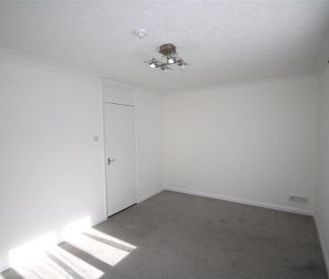 4 bedroom terraced house to rent - Photo 5