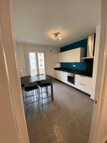 Location Appartement 4 pièces 92m² ST ETIENNE 42100 - Photo 3