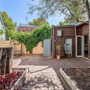 255 Bridport Street, Albert Park VIC 3206 - House For Rent | Domain - Photo 2