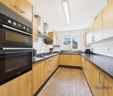 1 bedroom in a house share to rent - Photo 4