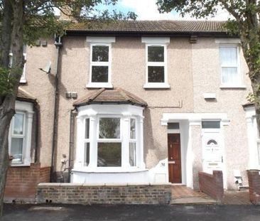 4 bedroom terraced house to rent - Photo 5