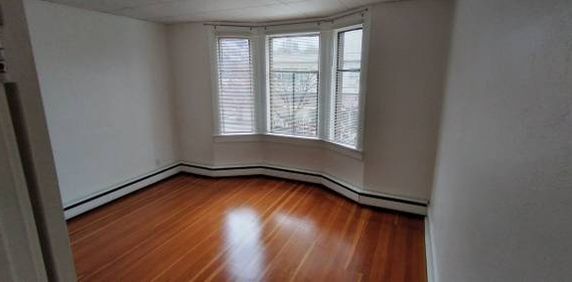 Kits Beach Apartment for lease - Photo 2