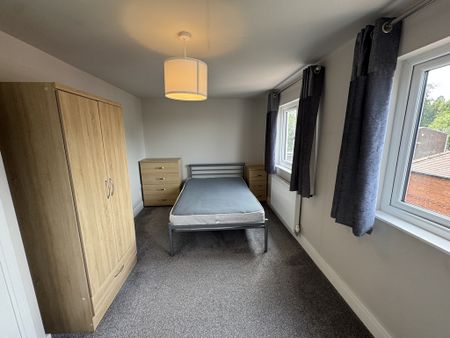 Kexby Avenue, Hull Road - P1820 - Photo 4