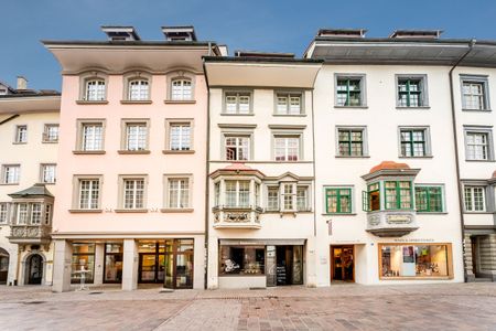 Large old town apartment in a central location - Foto 2