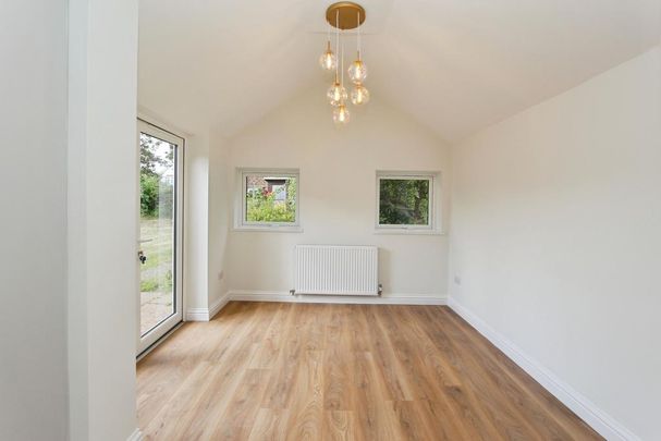 2 bedroom bungalow to rent - Photo 1
