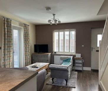 2 bedroom semi-detached house to rent - Photo 1