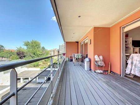 Appartement te huur in Ixelles - Photo 4