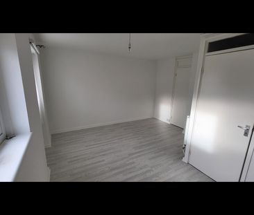 2 Bed Maisonette, Walker Close, BS5 - Photo 3