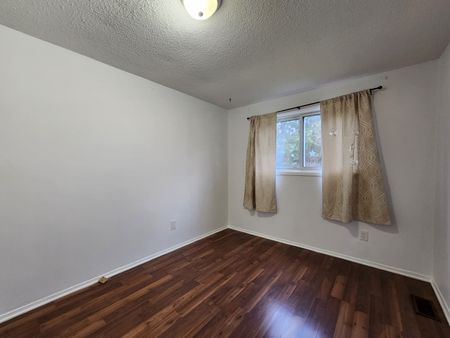 For Lease - 5 CALCOTT Court Unit# UPPER, Thorold, Ontario - Photo 2