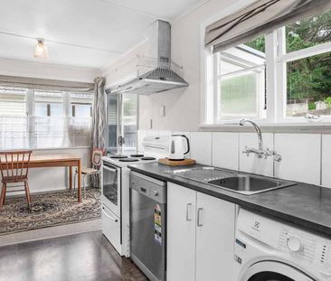 Charming 2 - Bedroom with Home Office - Photo 1