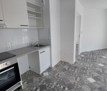 location Appartement T2 DE 47.7m² À MELUN - Photo 2