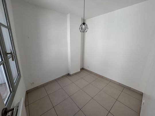 Location Appartement 1 pièce 35m² AIX EN PROVENCE 13100 - Photo 1