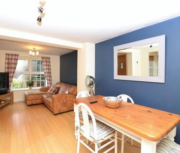 3 bedroom flat to rent - Photo 1