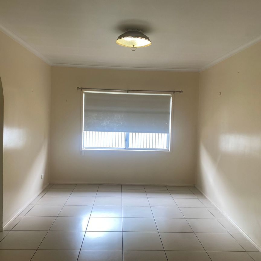 Charming 3-Bedroom Family Home in South Mackay – Comfort Meets Convenience! - Photo 1