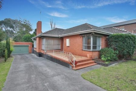 Comfortable Family Living within Box Hill High School Zone - Photo 5