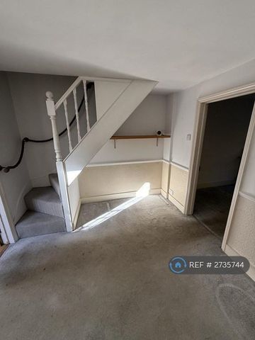 2 bedroom terraced house to rent - Photo 2