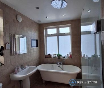 2 bedroom maisonette to rent - Photo 2