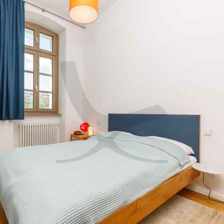 Contemporary Living - Photo 4