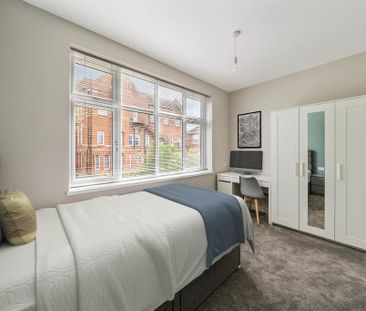 1 bedroom in a house share to rent - Photo 2